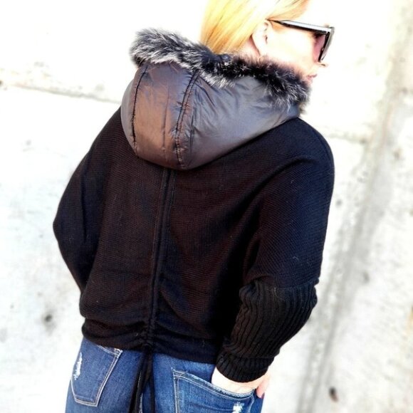 So Comfy Sweater with hoodie - Picture 5 of 6